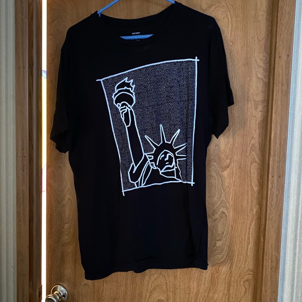 Old Navy Statue of Liberty T-Shirt